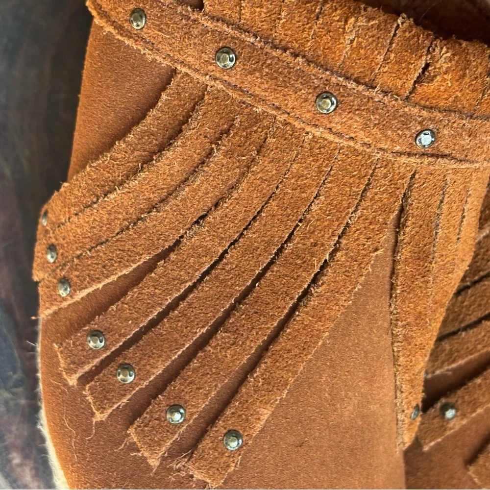 New Minnetonka Quinn Rust Suede Fringe Jute Wedge Sandals Peep Toe Mule Size 8